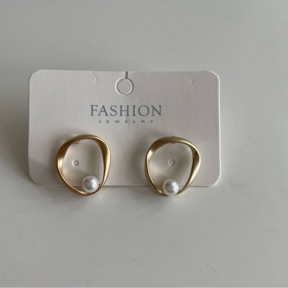 Set of 3 Fashion Earrings - Picture 3 of 4
